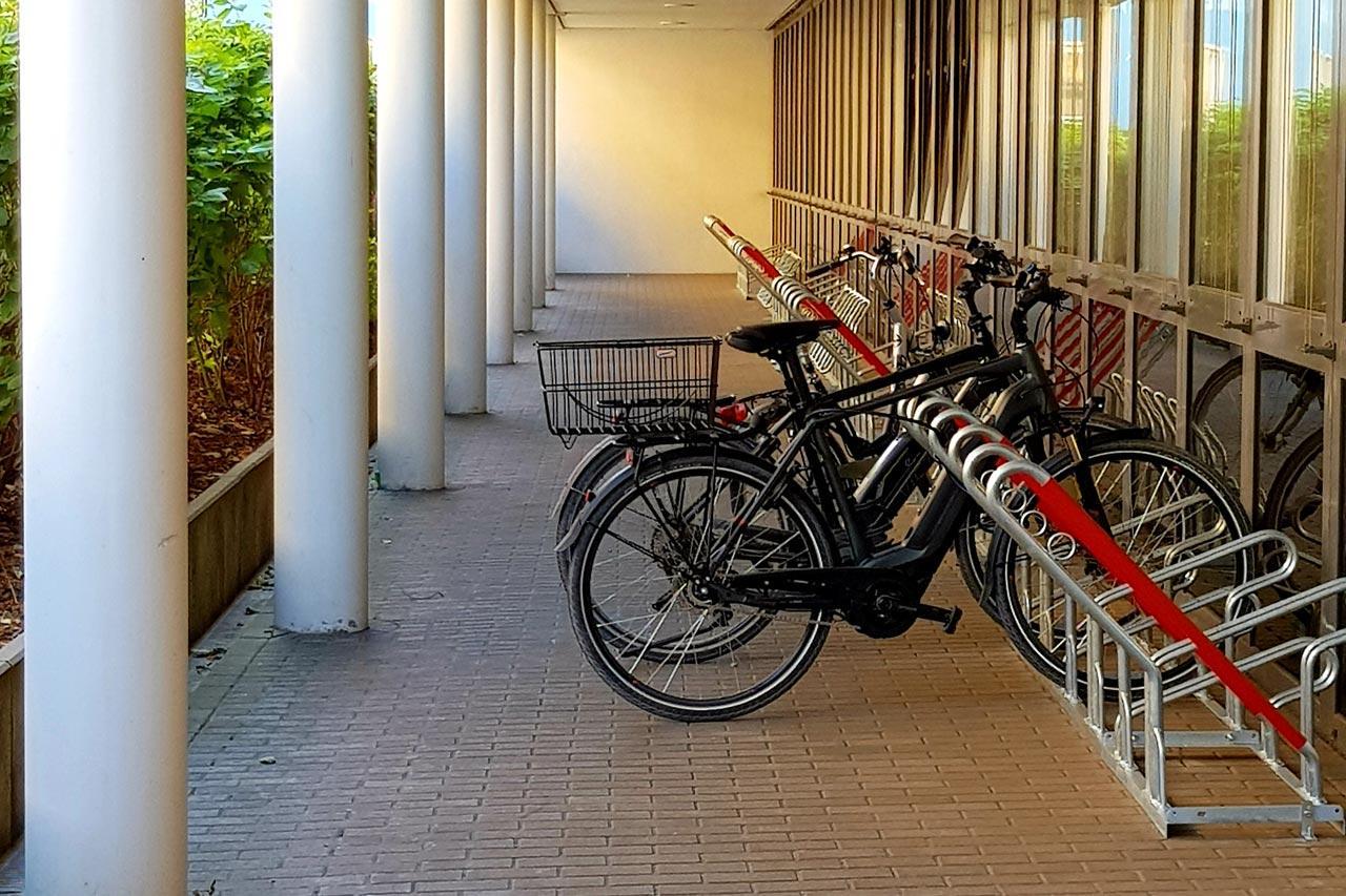 Neue Fahrradständer für das Schiller-Gymnasium Witten